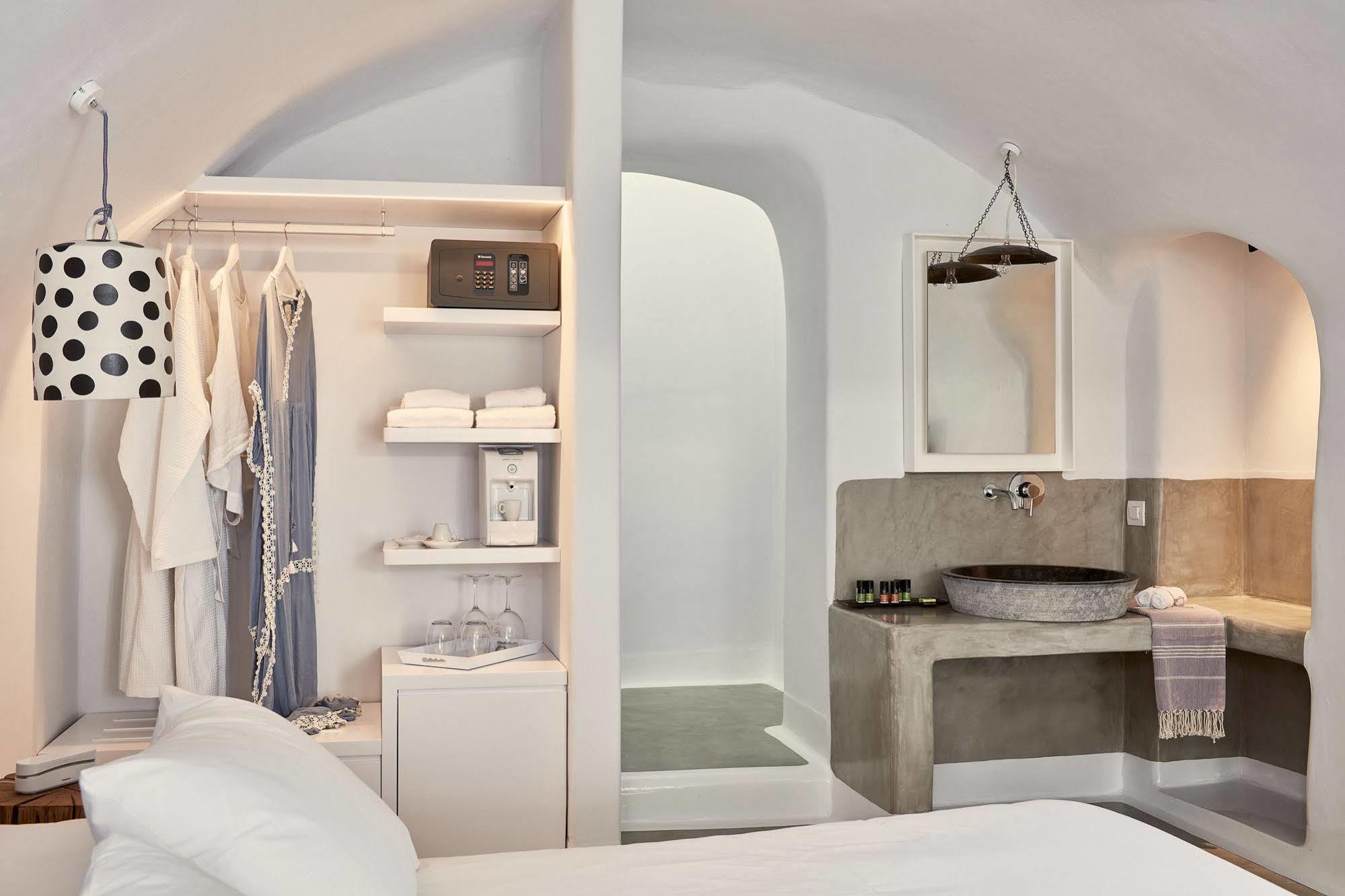 Boho Suites Santorini Perivolos  Bagian luar foto