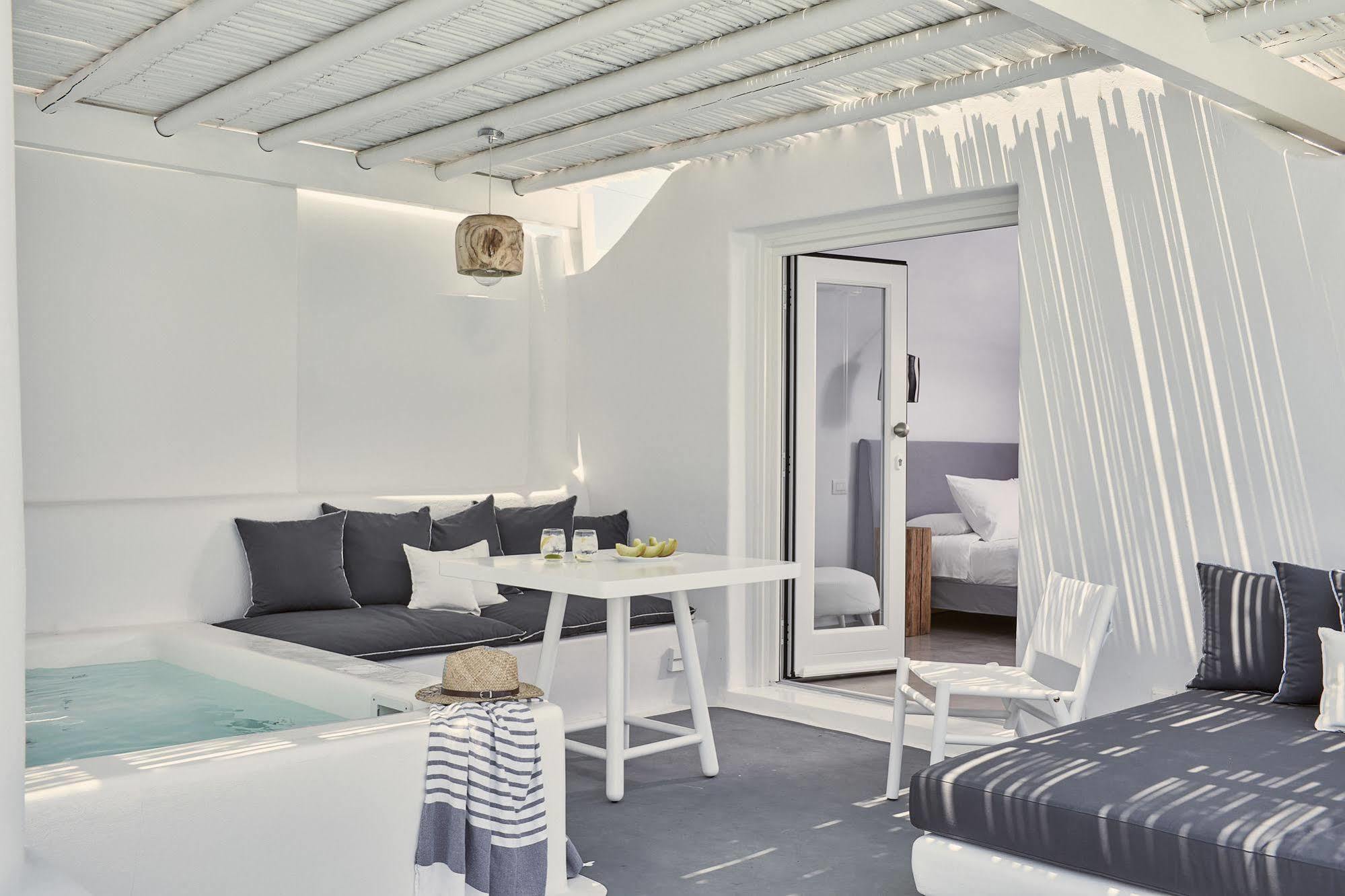 Boho Suites Santorini Perivolos  Bagian luar foto
